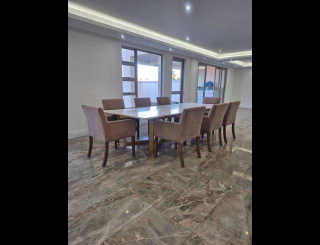 4 BEDROOM APARTMENT FOR SALE IN UMHLANGA RIDGE